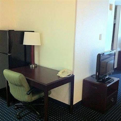 Studios And Suites 4 Less - Gum Road Чесапик Экстерьер фото